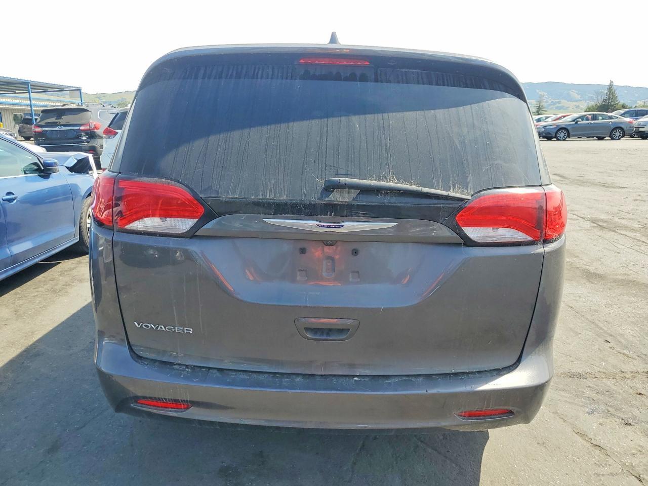 2020 Chrysler Voyager Lxi - Image 6