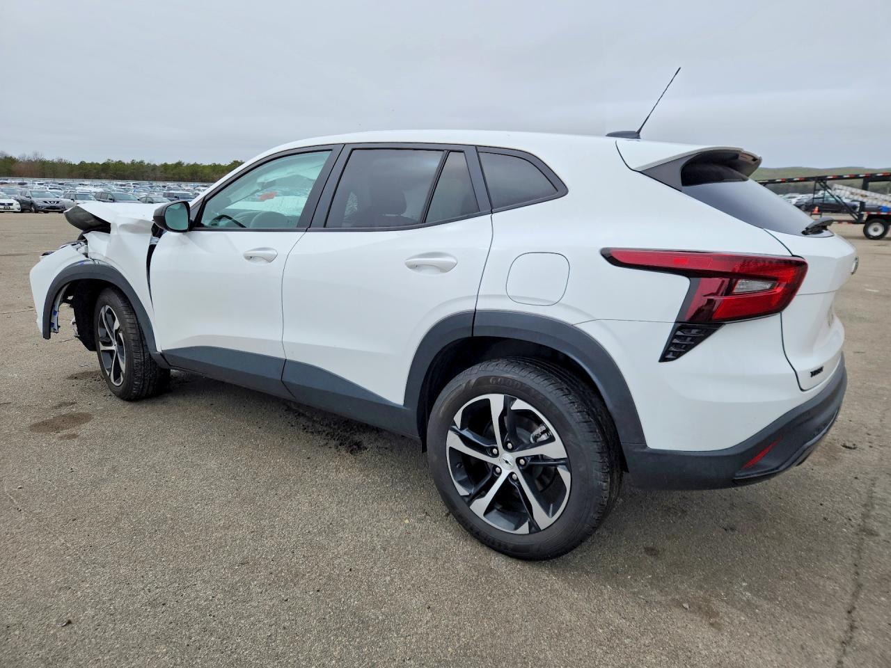 2025 Chevrolet Trax 1Rs - Фото 2