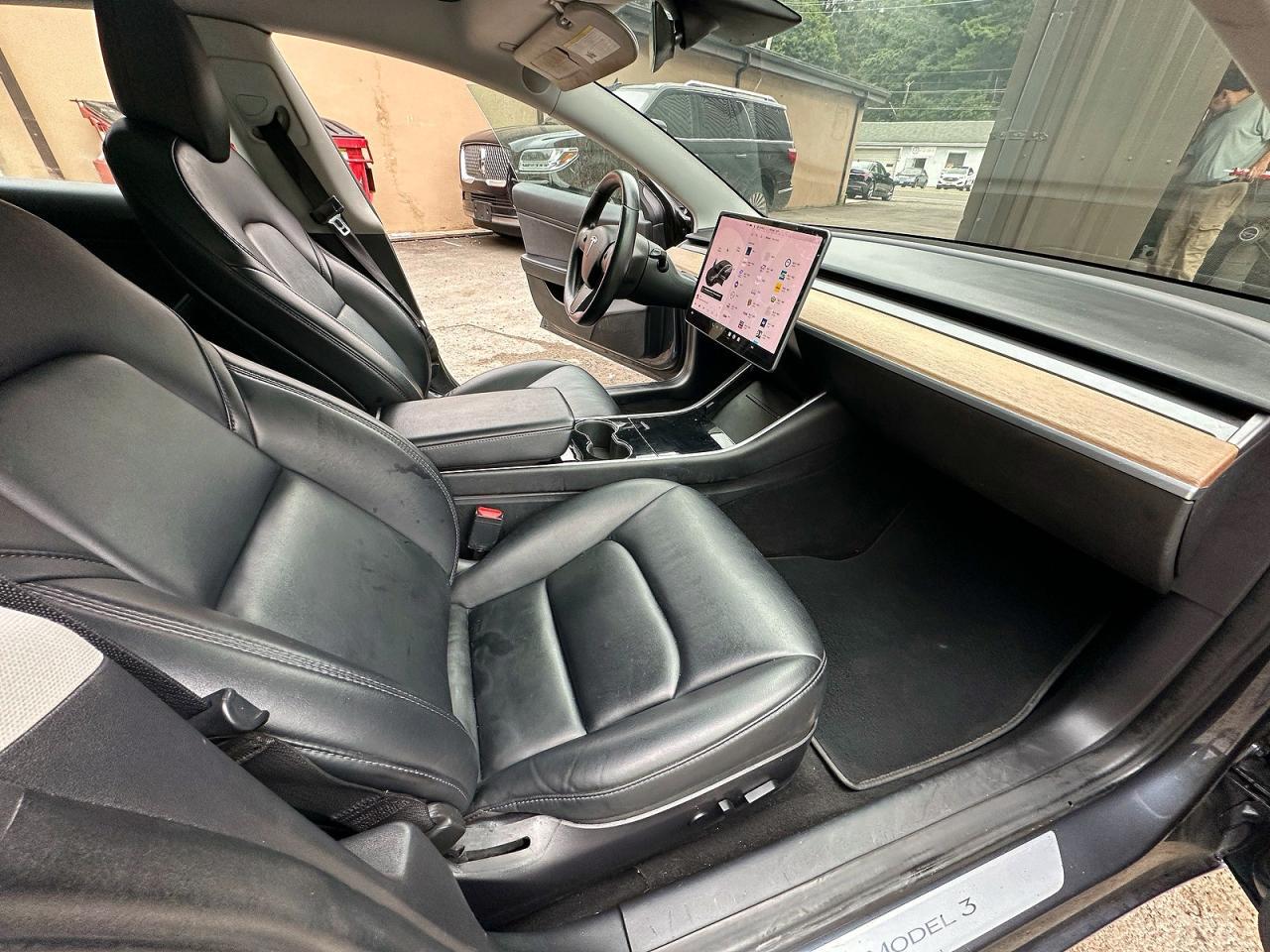 2018 Tesla Model 3 - Фото 5