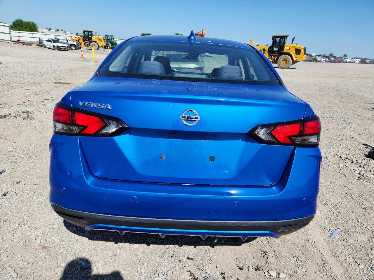 2020 Nissan Versa Sv - Image 6