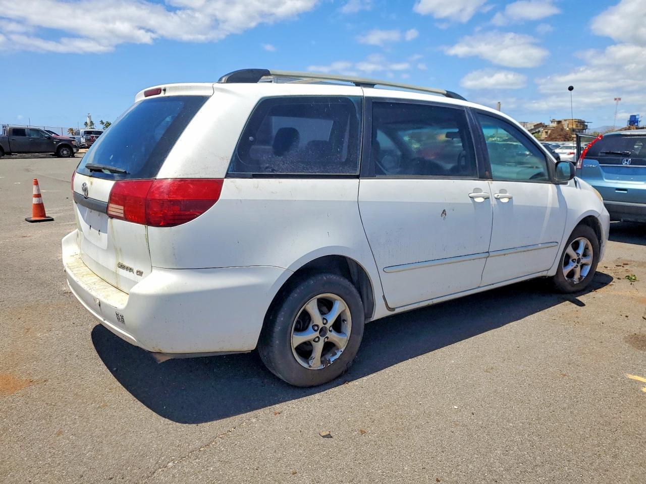 2004 Toyota Sienna Ce 7 Passenger - Image 3
