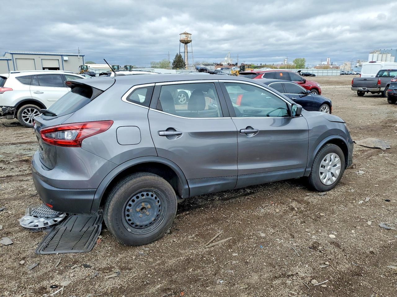 2020 Nissan Rogue Sport S - Image 3