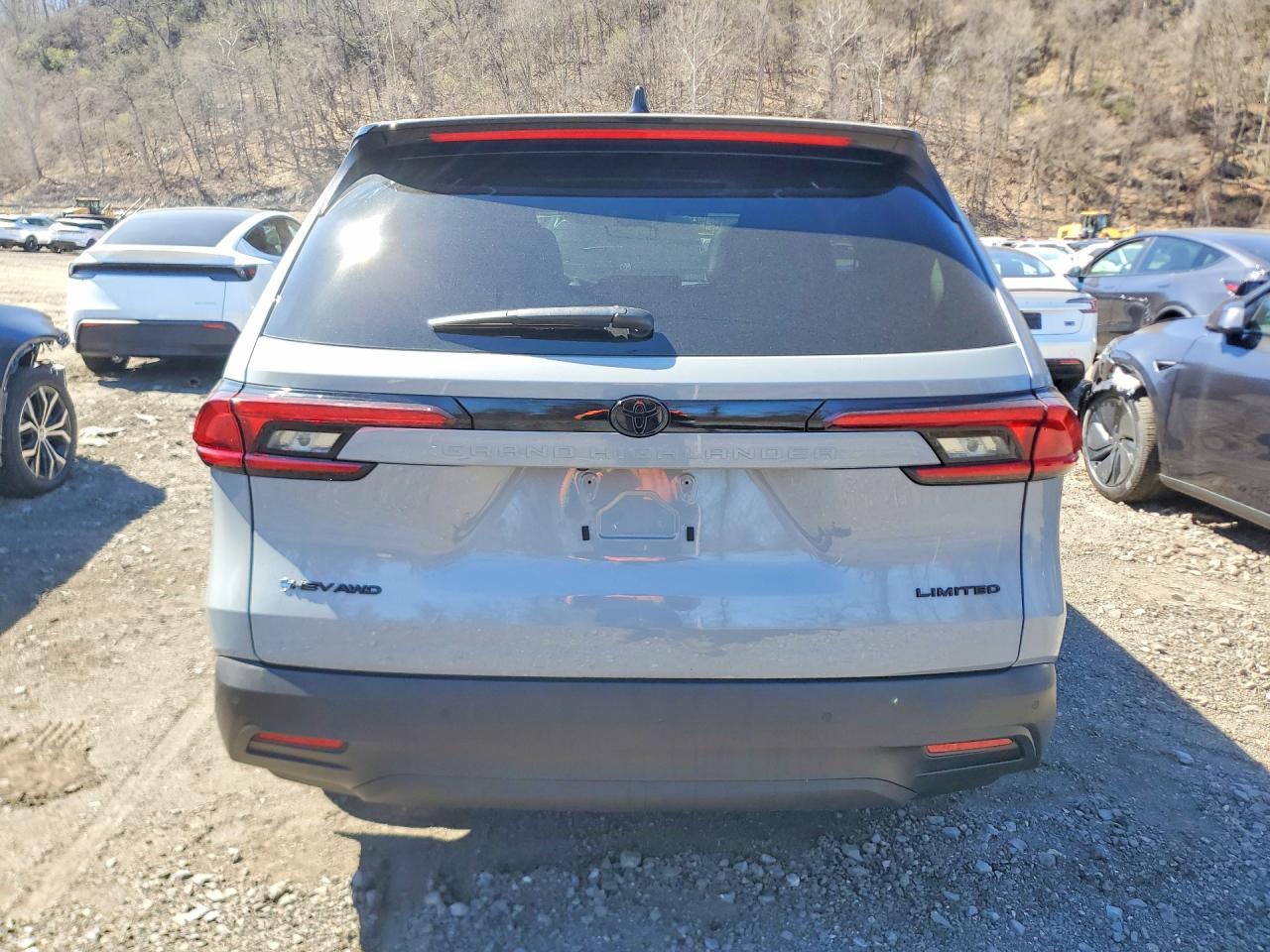 2025 Toyota Grand Highlander Hybrid Nightshade - Image 6