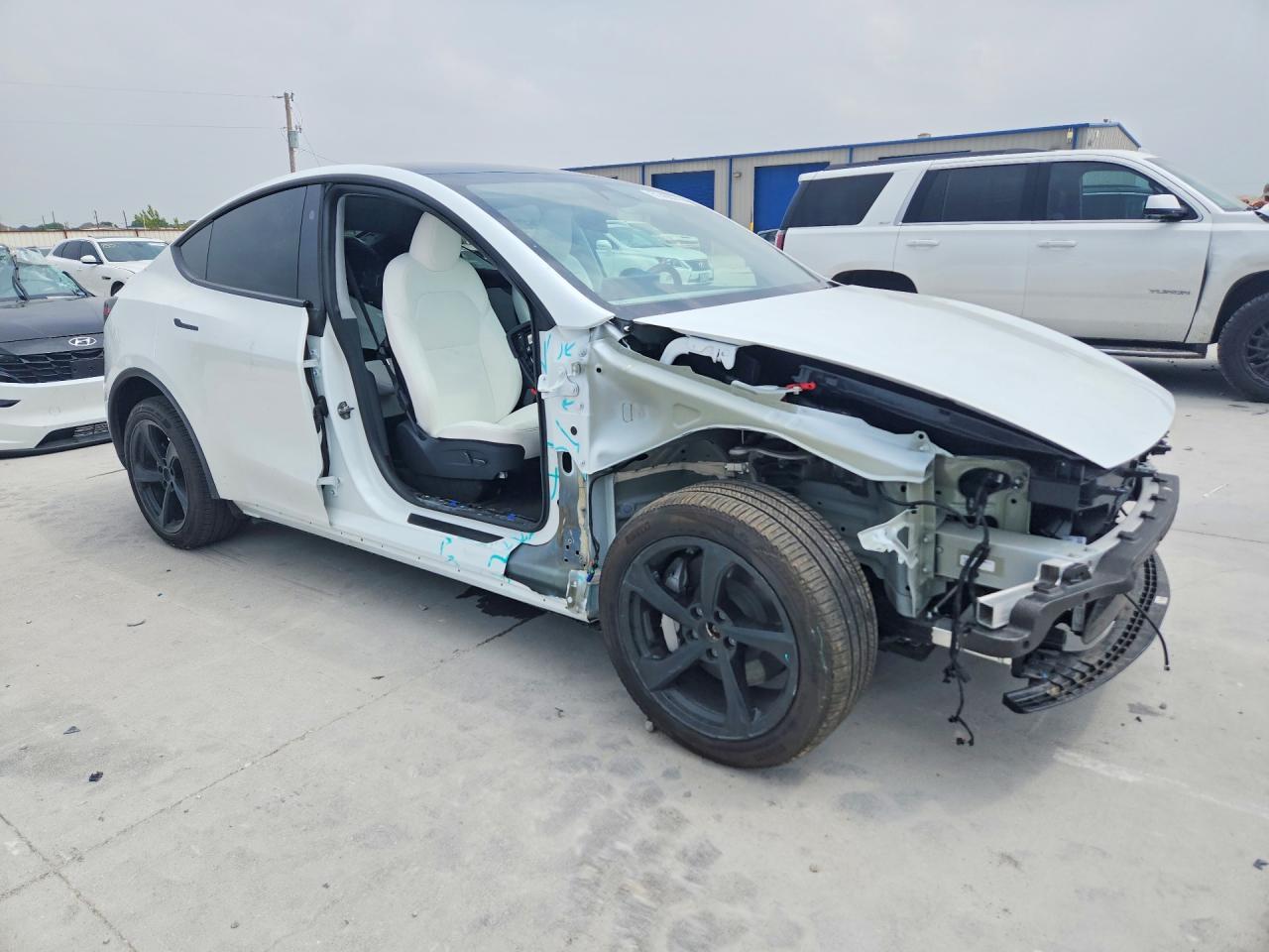 2026 Tesla Model Y - Image 4