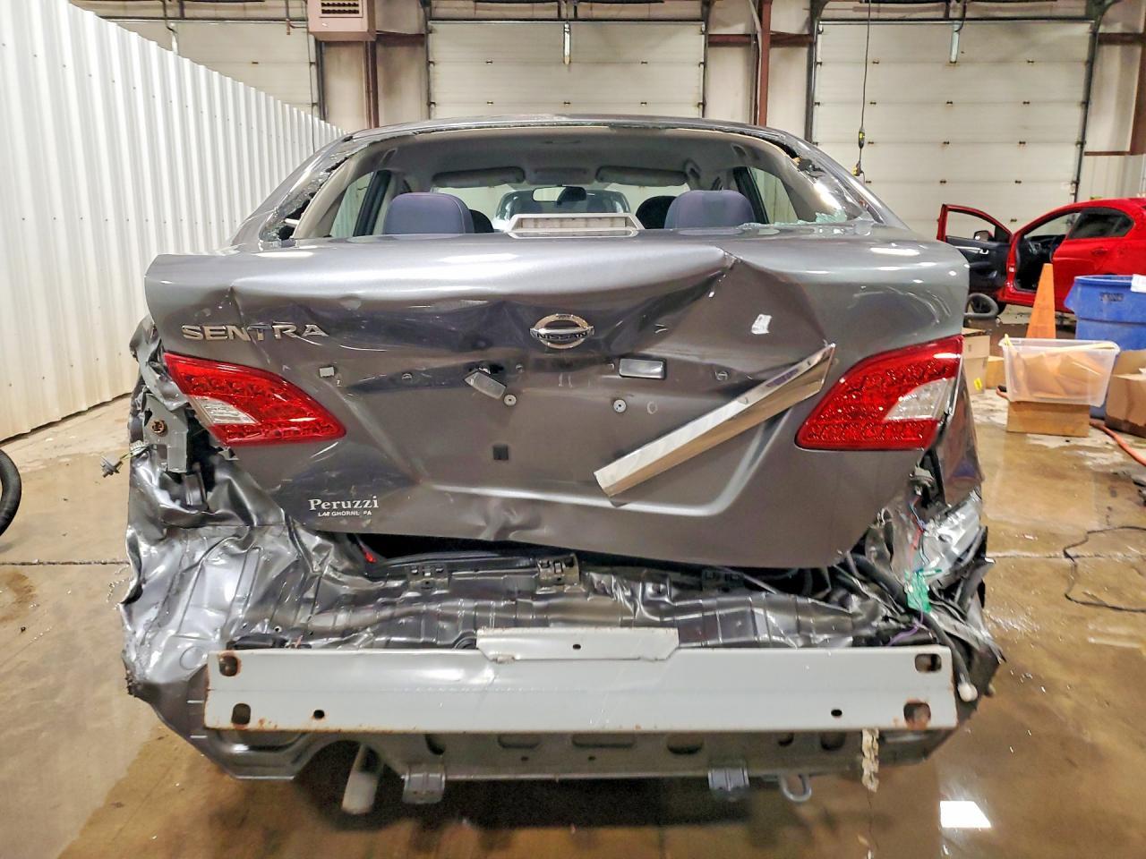 2015 Nissan Sentra S - Фото 6