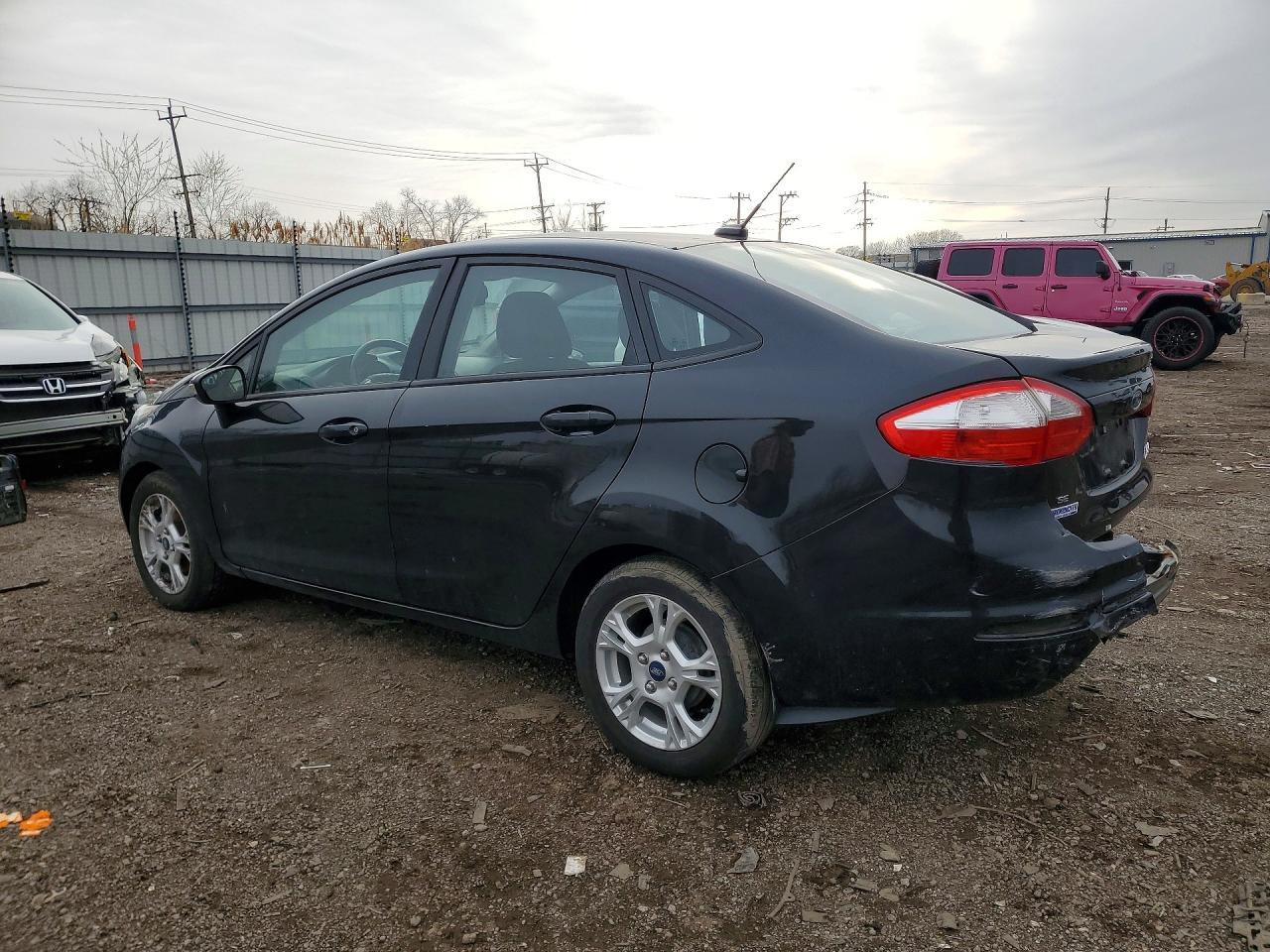 2014 Ford Fiesta Se - Фото 2