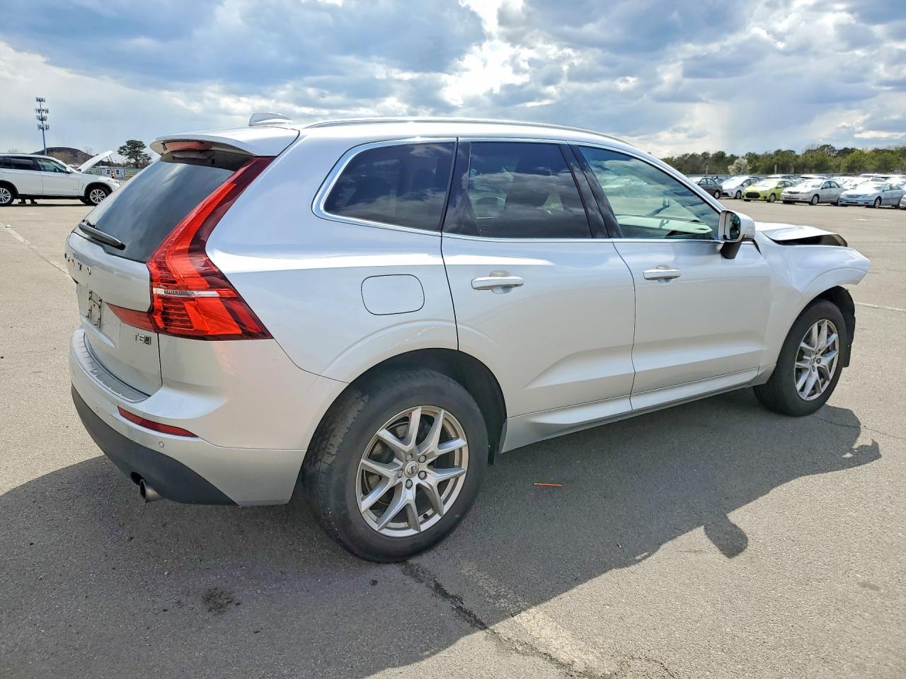 2020 Volvo Xc60 T5 Momentum - Фото 3