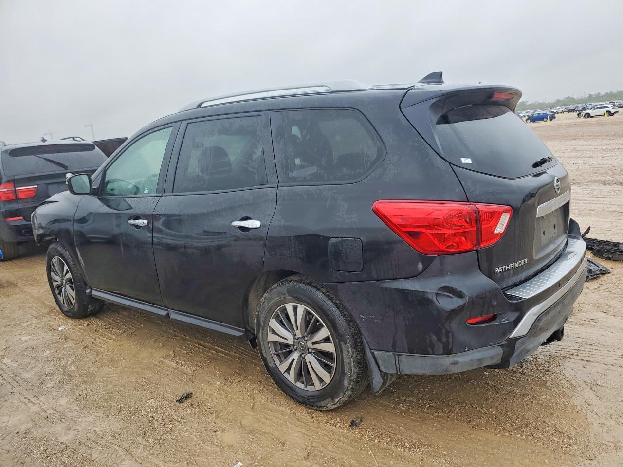 2020 Nissan Pathfinder S - Фото 2
