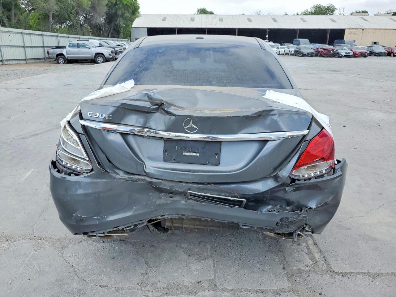 2017 Mercedes-Benz C 300 - Image 6