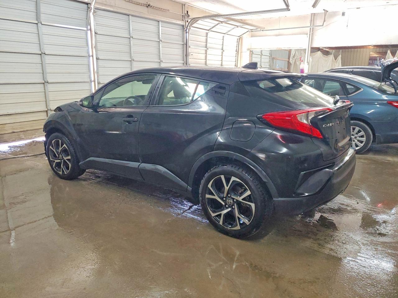 2021 Toyota C-Hr Xle - Фото 2