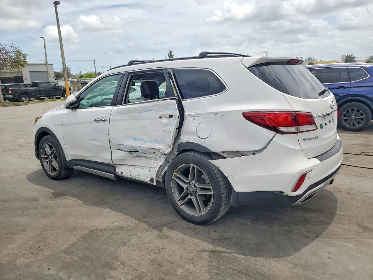 2018 Hyundai Santa Fe Limited Ultimate - Фото 2