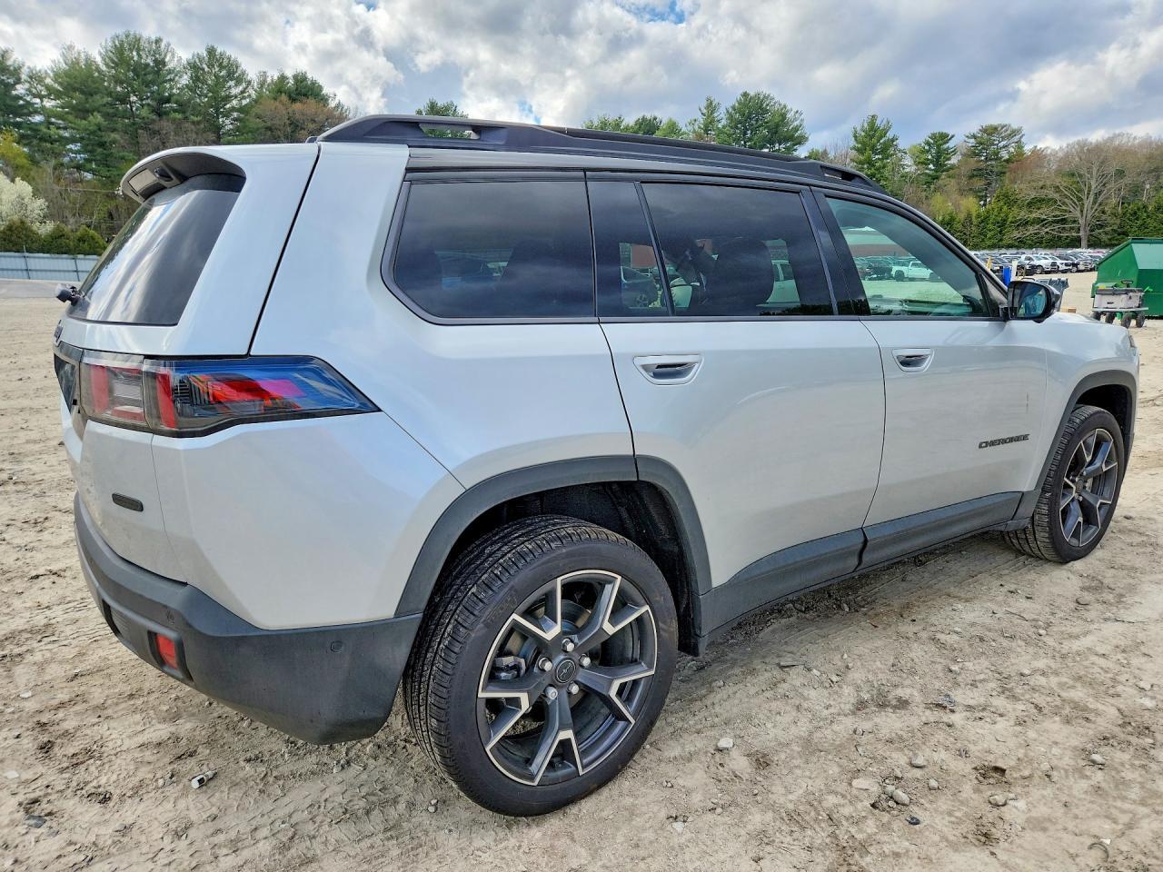 2026 Jeep Cherokee Overland - Фото 3