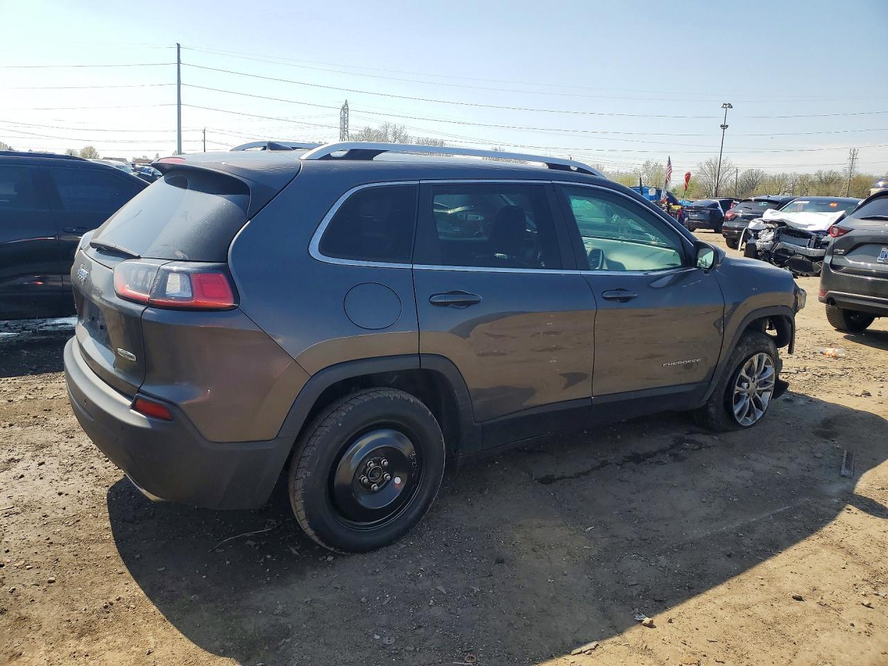 2019 Jeep Cherokee Latitude Plus - Фото 3