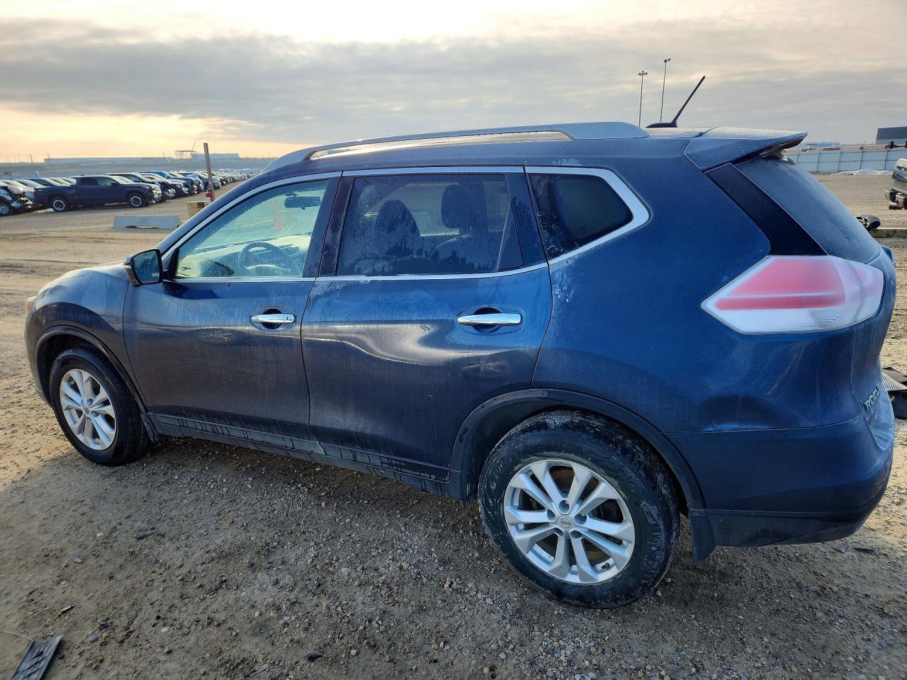 2014 Nissan Rogue S - Фото 2
