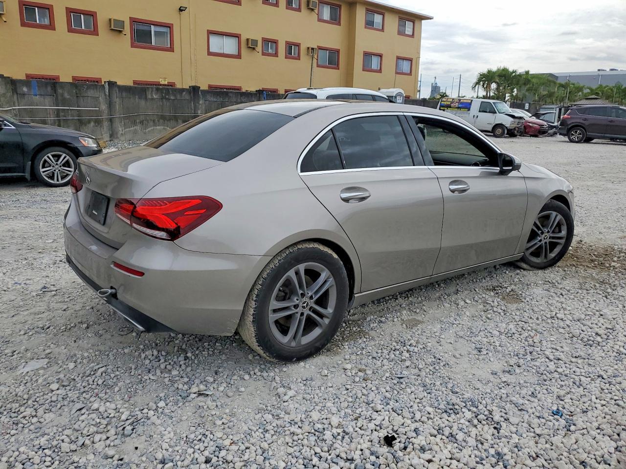 2020 Mercedes-Benz A 220 - Image 3