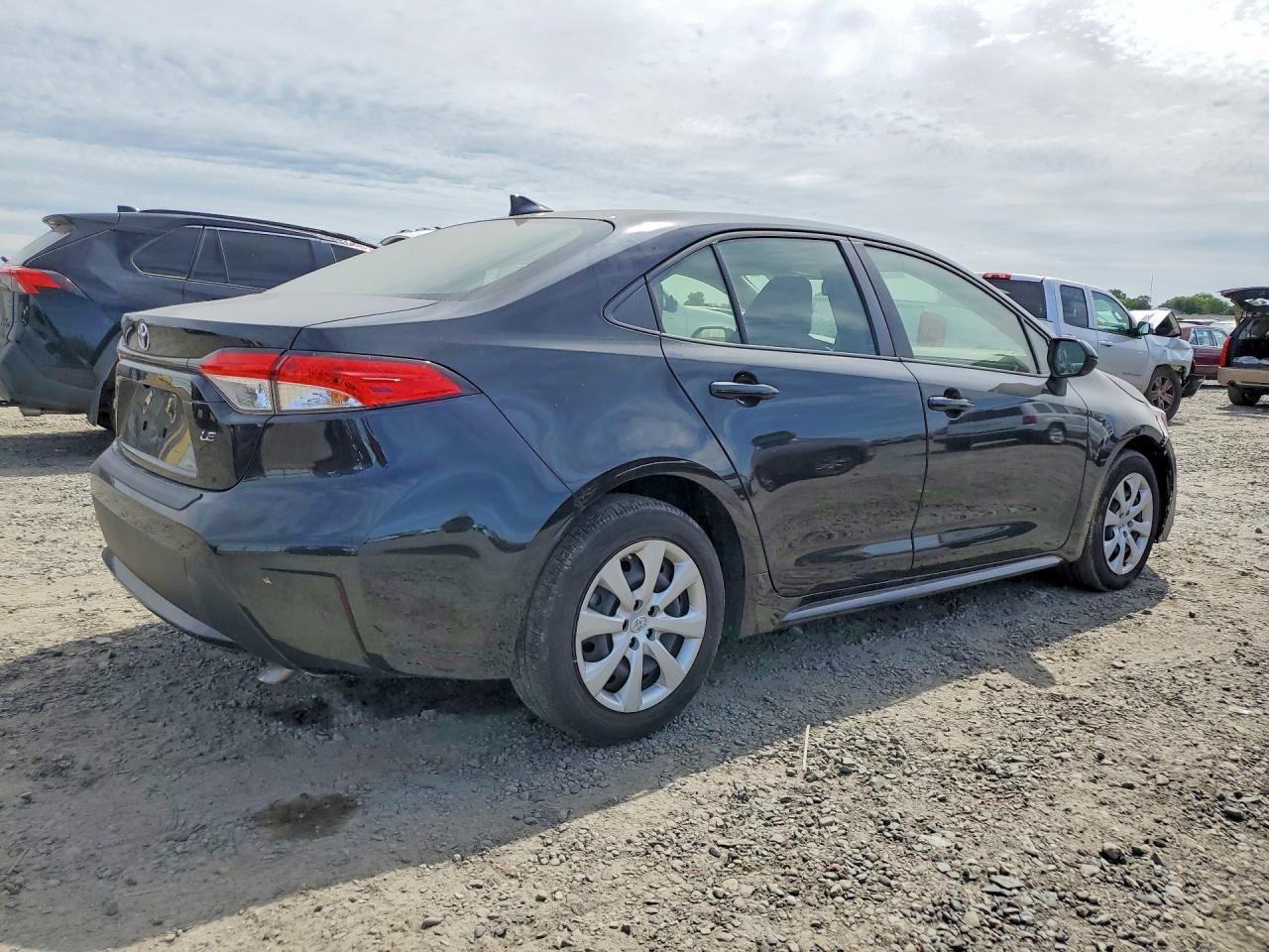 2021 Toyota Corolla Le - Image 3
