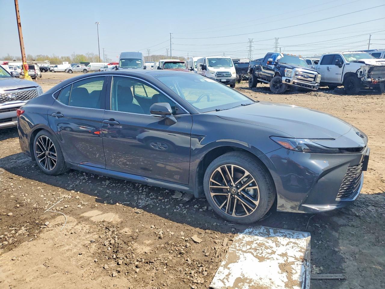 2025 Toyota Camry Xle - Image 4