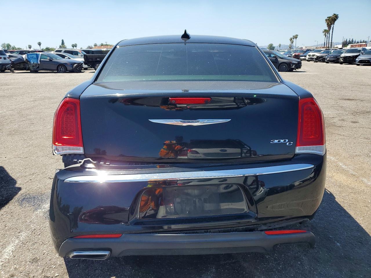 2016 Chrysler 300C - Image 6