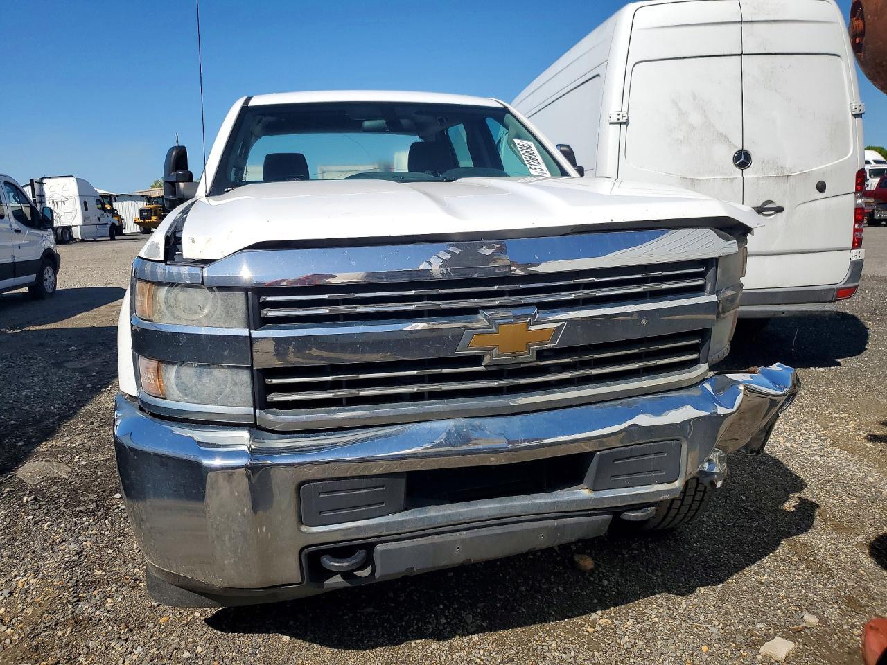 2015 Chevrolet Silverado C3500 - Фото 5