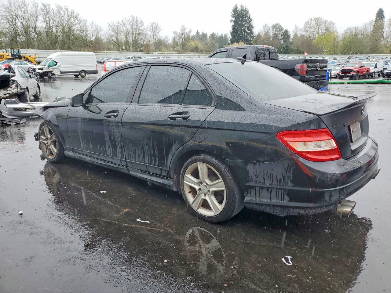 2011 Mercedes-Benz C 300 - Фото 2