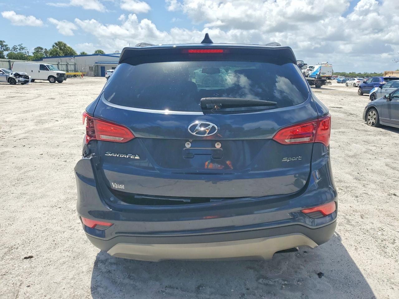 2017 Hyundai Santa Fe Sport 2.4L - Image 6