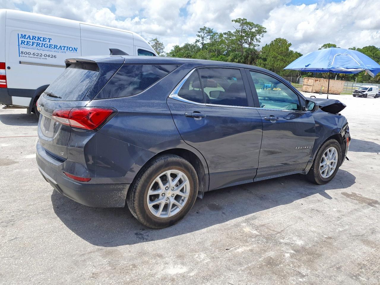 2022 Chevrolet Equinox Lt - Image 3