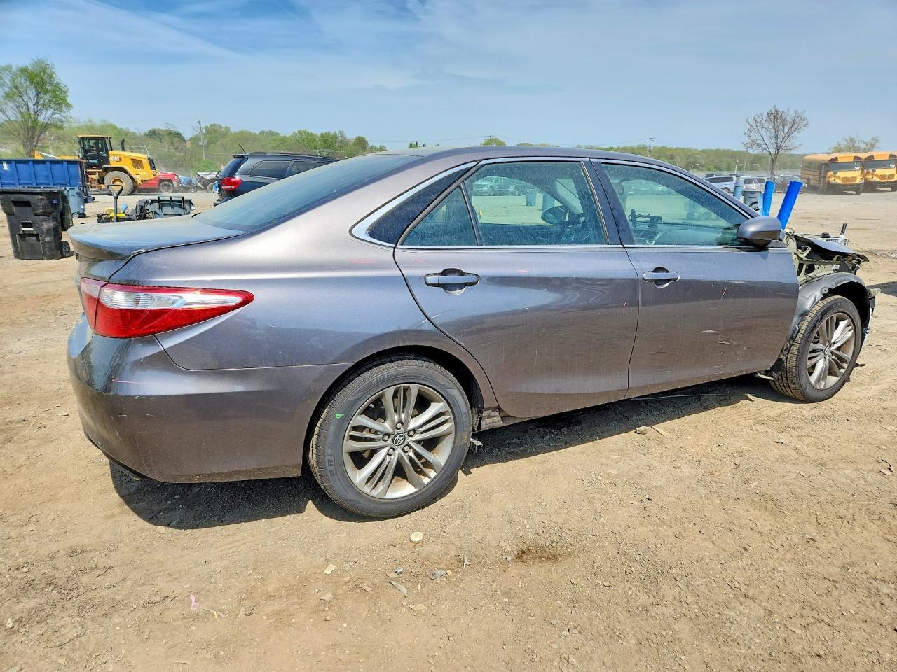 2017 Toyota Camry Se - Фото 3