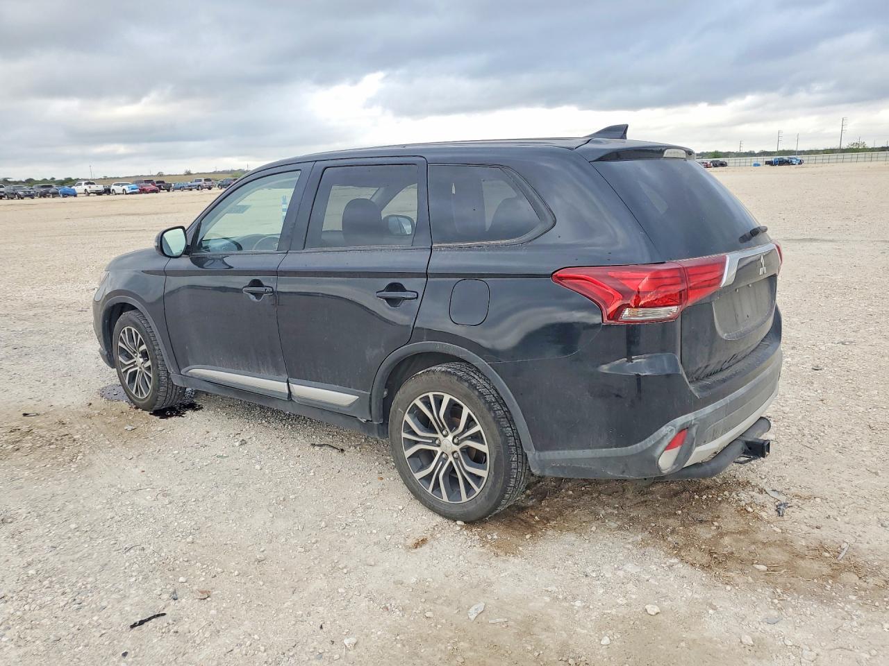 2018 Mitsubishi Outlander Se - Фото 2