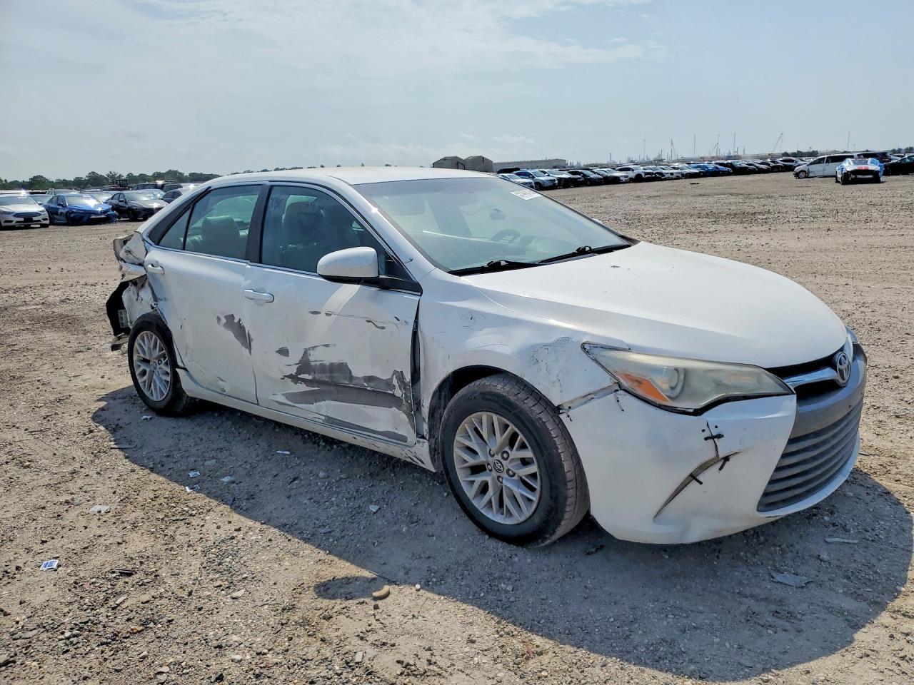 2016 Toyota Camry - Фото 4