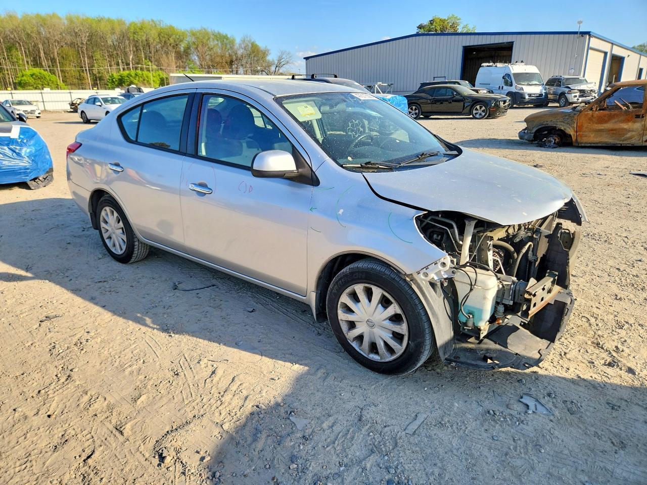 2012 Nissan Versa 1.6 S - Фото 4