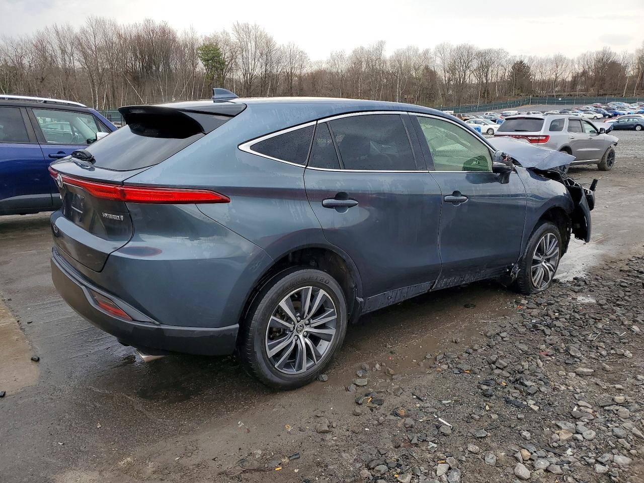 2022 Toyota Venza Le - Фото 3