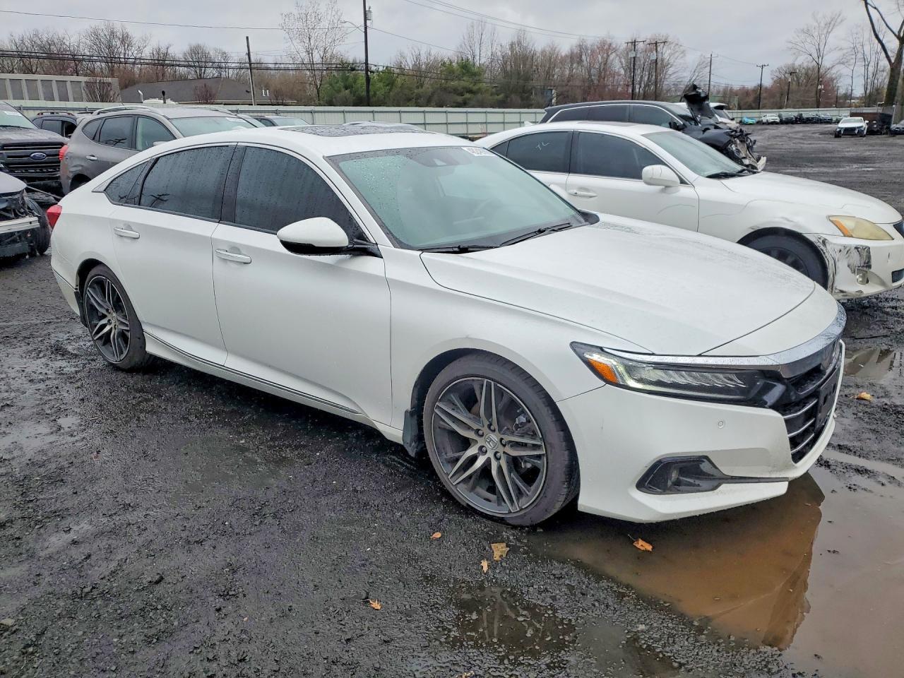2022 Honda Accord Touring - Image 4