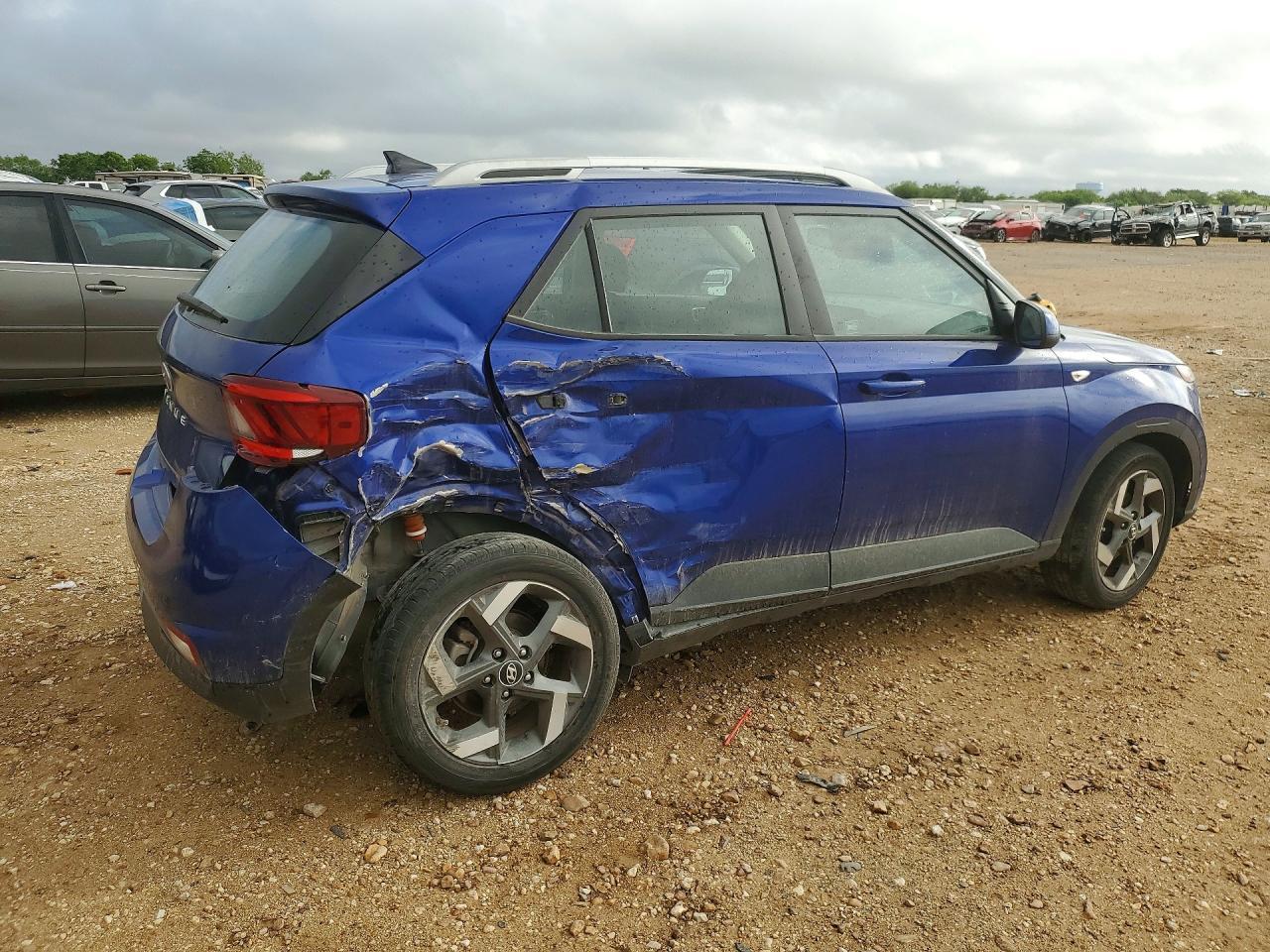 2021 Hyundai Venue Sel - Image 3