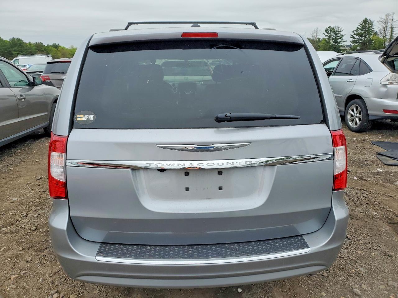 2015 Chrysler Town & Country Touring - Фото 6