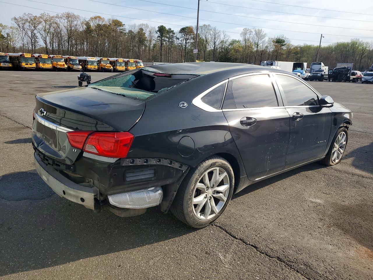 2017 Chevrolet Impala Lt - Image 3