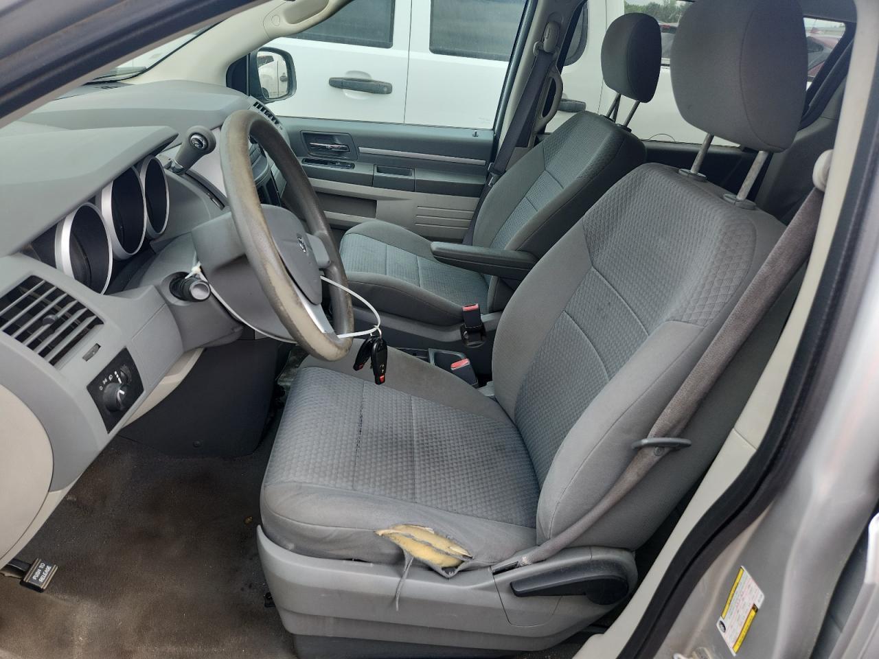 2010 Dodge Grand Caravan Se - Image 7