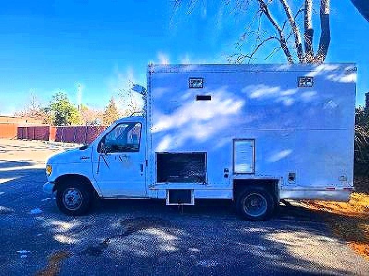 1995 Ford E-350 Trucks - Image 3