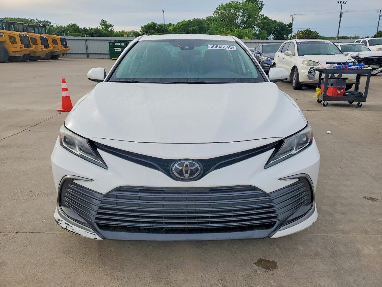 2022 Toyota Camry Le - Image 5