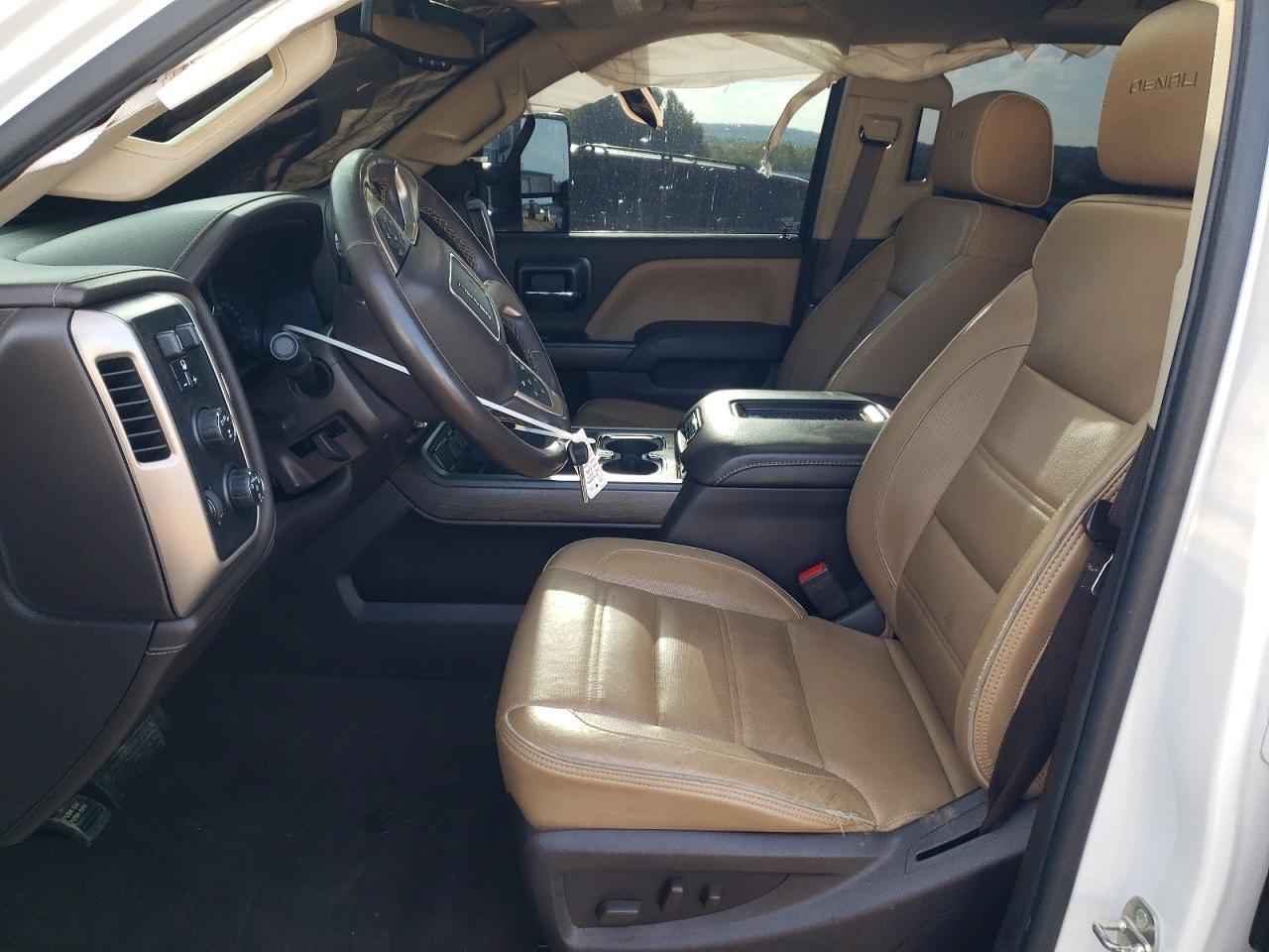 2019 GMC Sierra K2500 Denali - Image 7