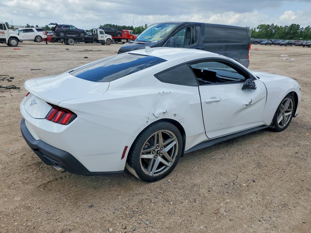 2024 Ford Mustang - Фото 3