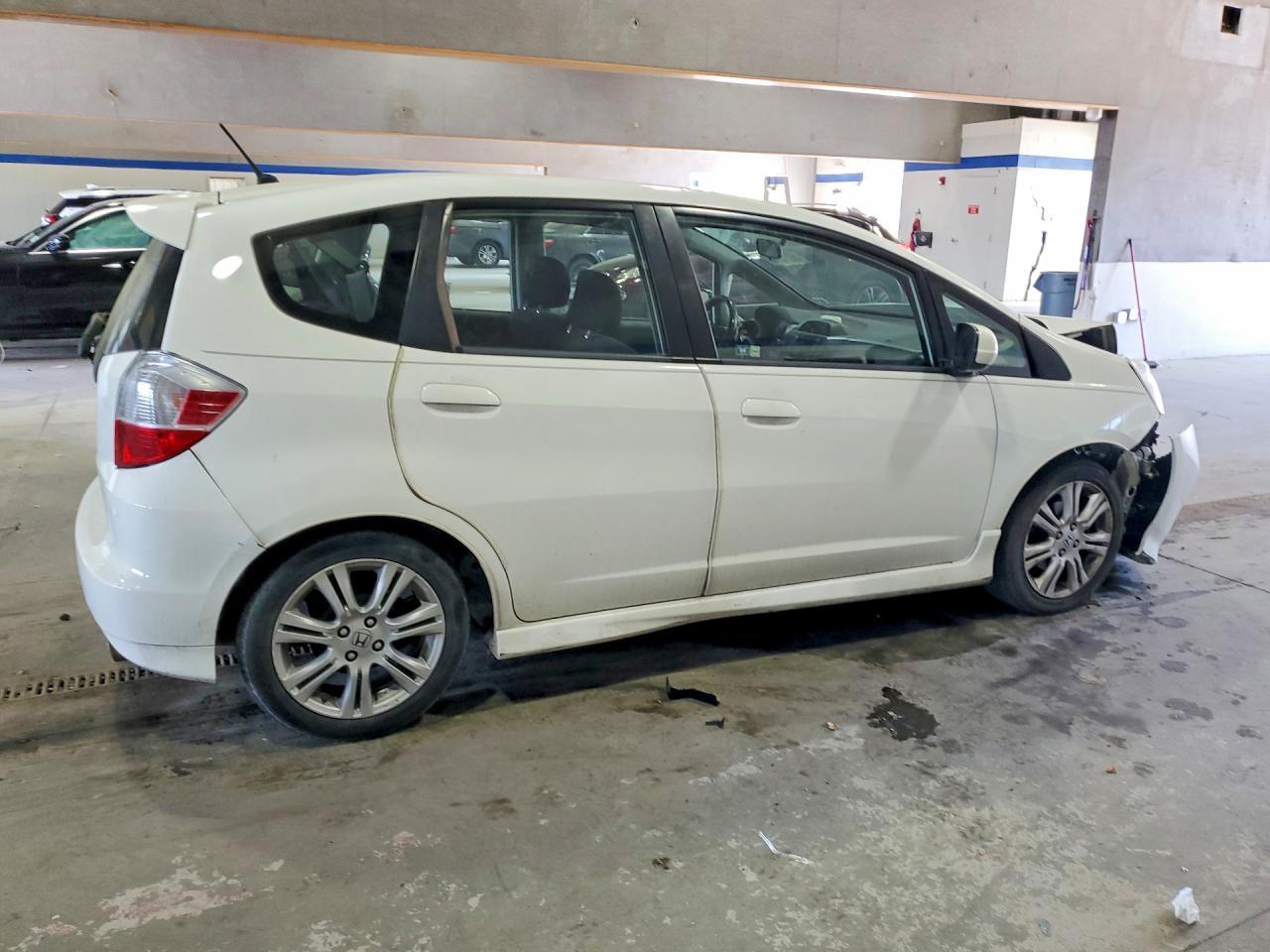 2011 Honda Fit Sport - Фото 3