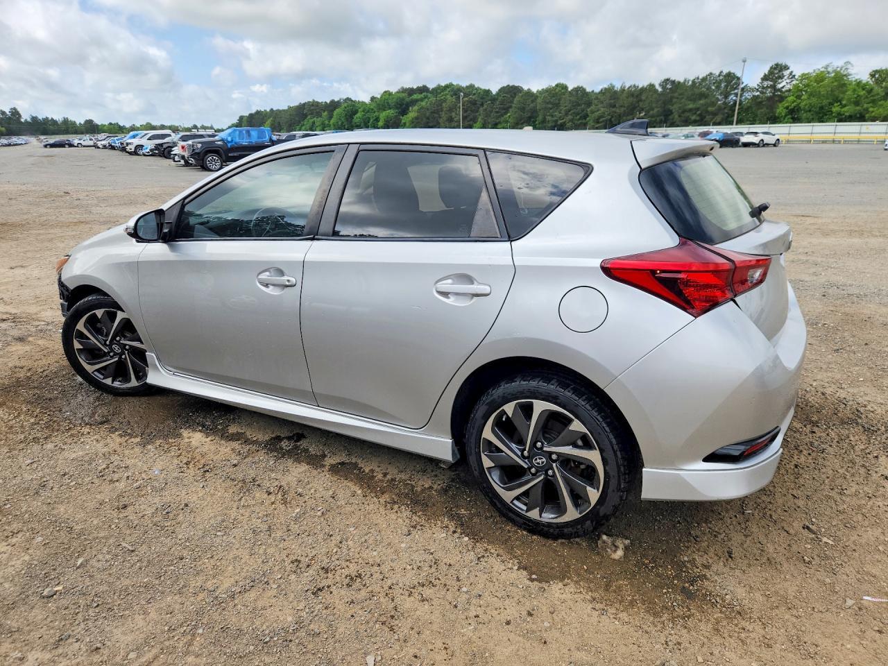 2016 Scion Im Base - Image 2