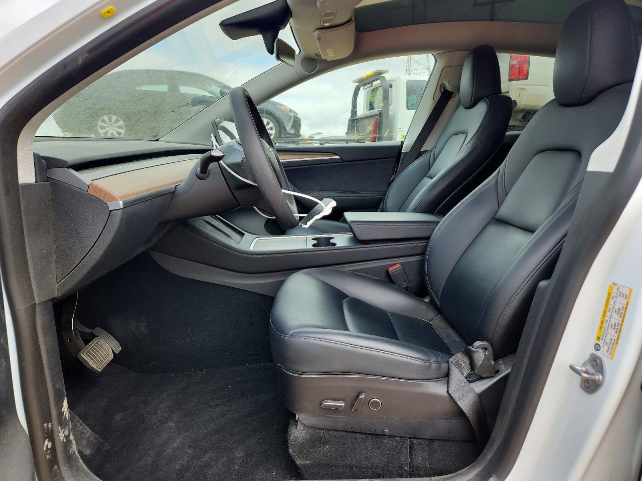 2023 Tesla Model Y - Image 7
