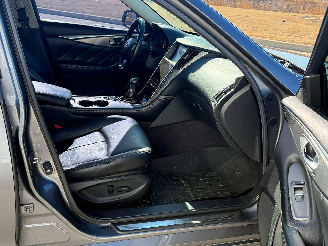 2015 Infiniti Q50 Premium - Image 5