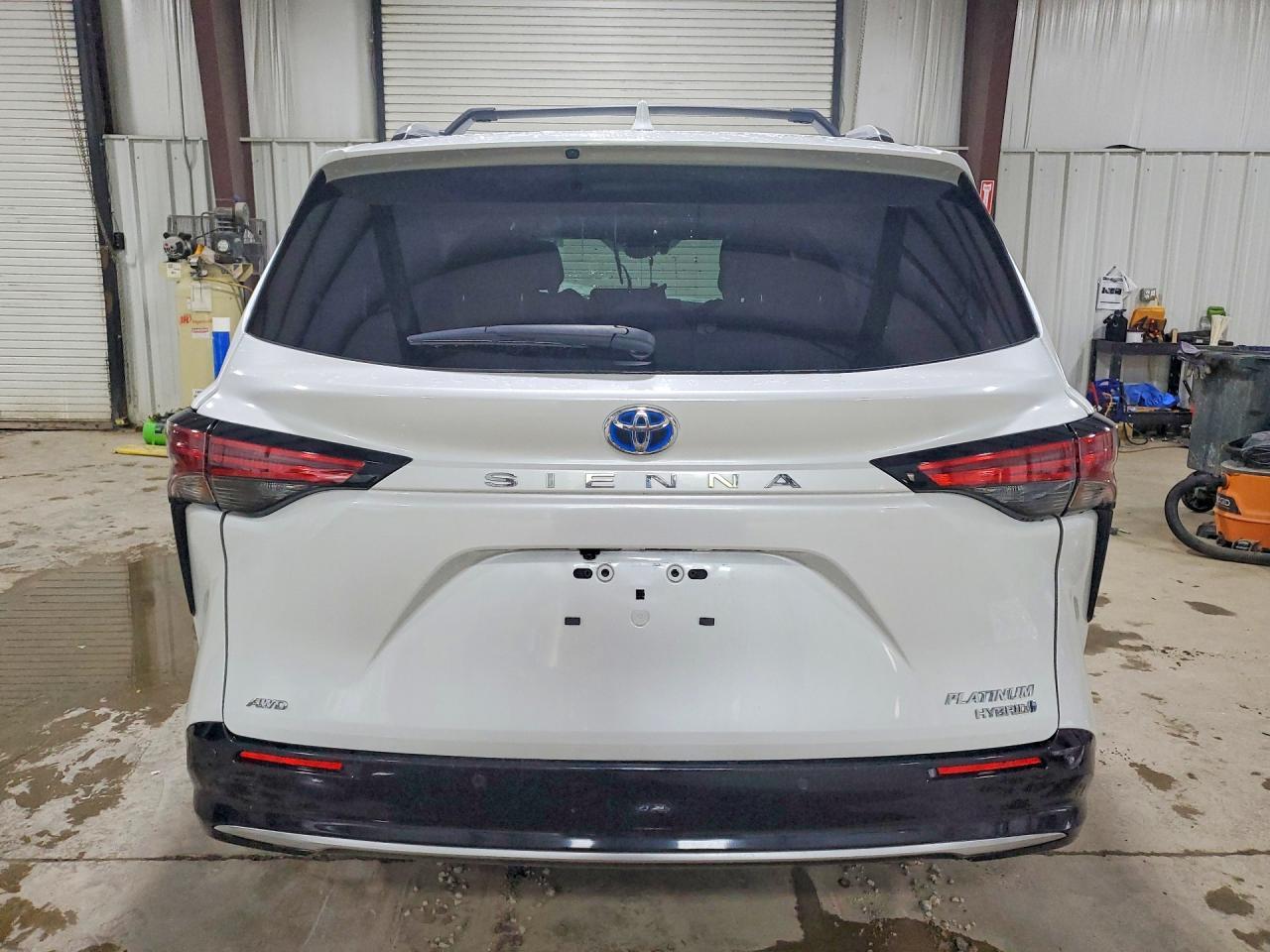 2024 Toyota Sienna Platinum 7-Passenger - Фото 6