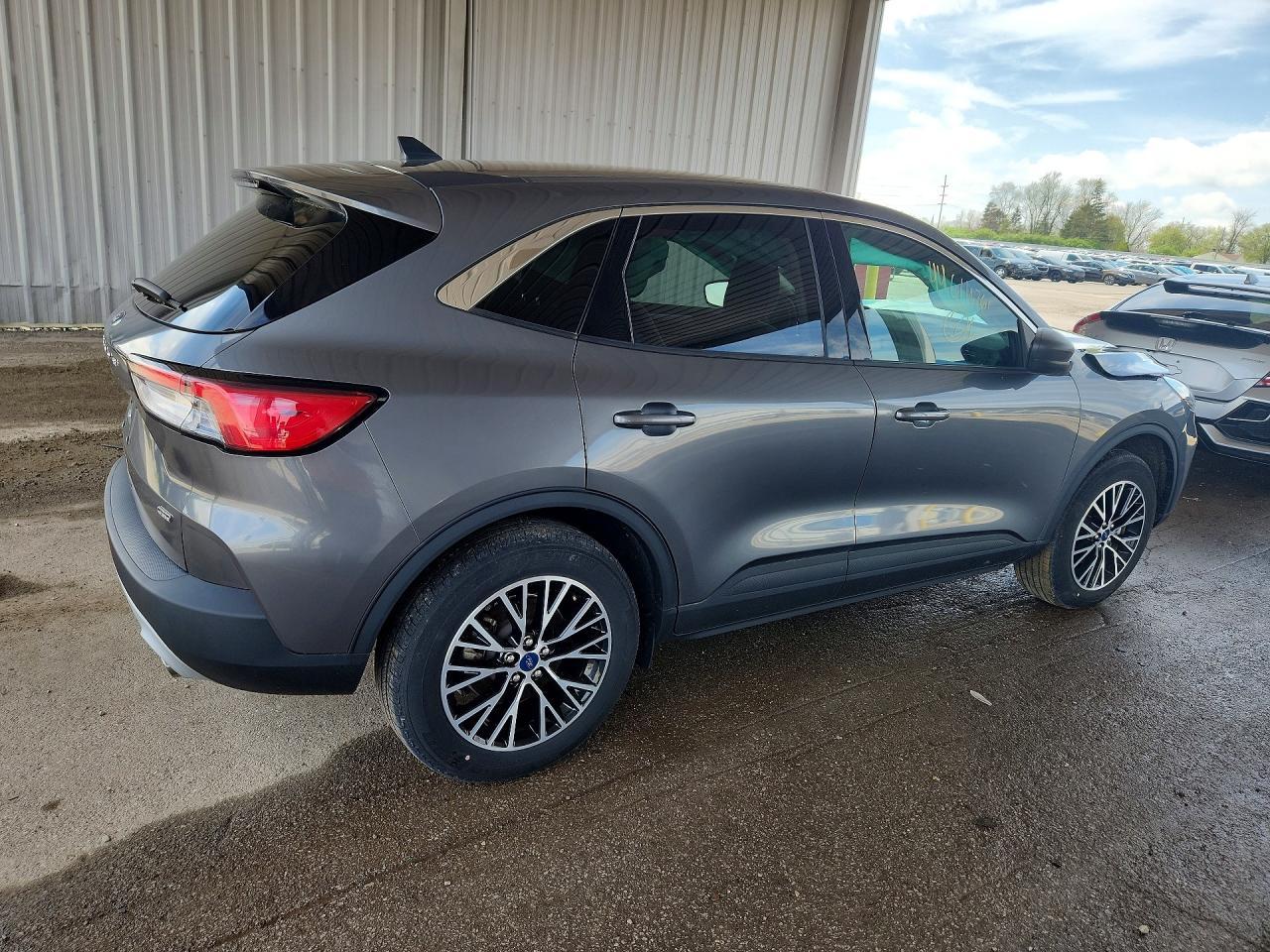 2022 Ford Escape Hev Plug-In Hybrid - Image 3