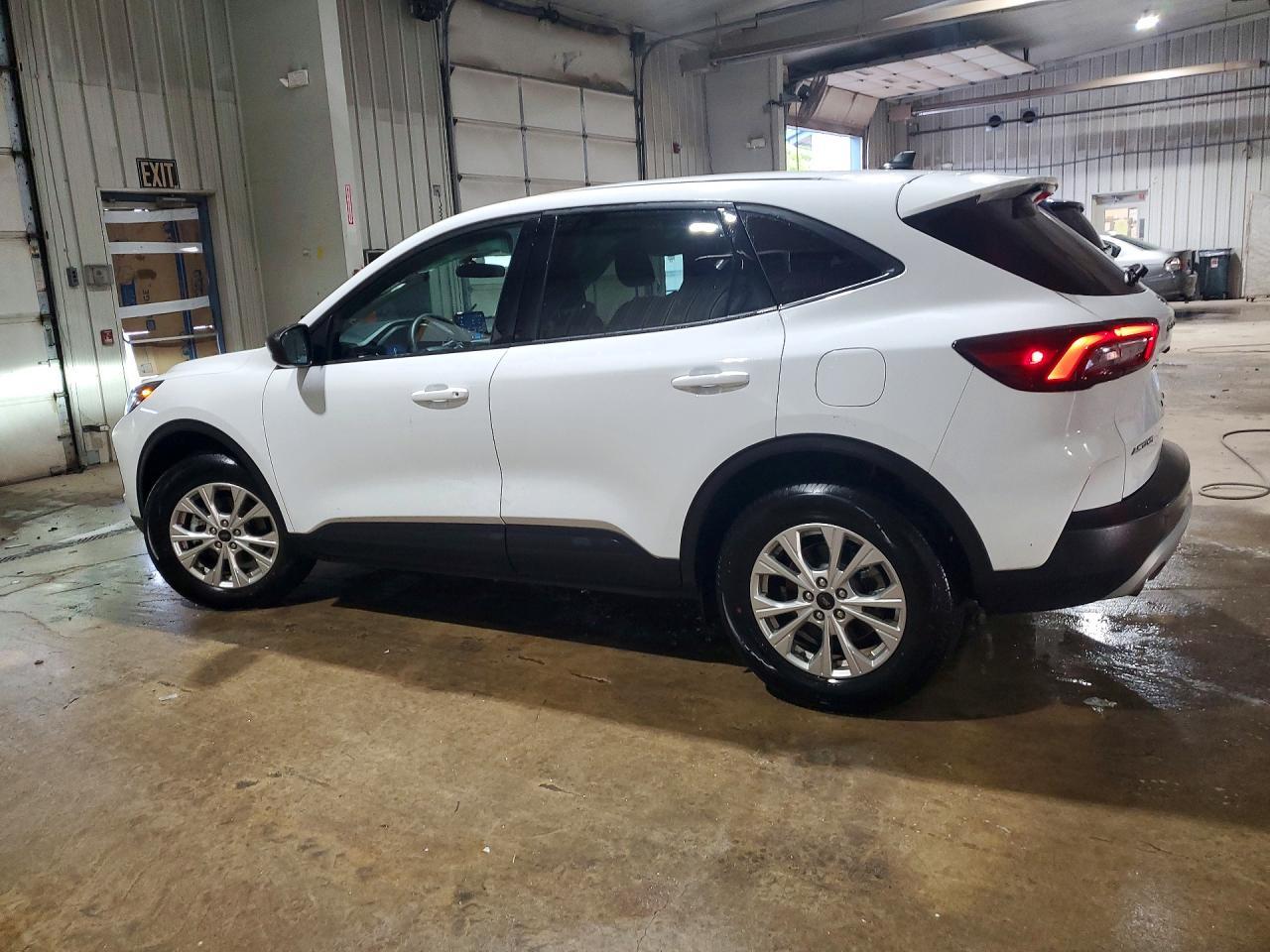 2025 Ford Escape Active - Фото 2