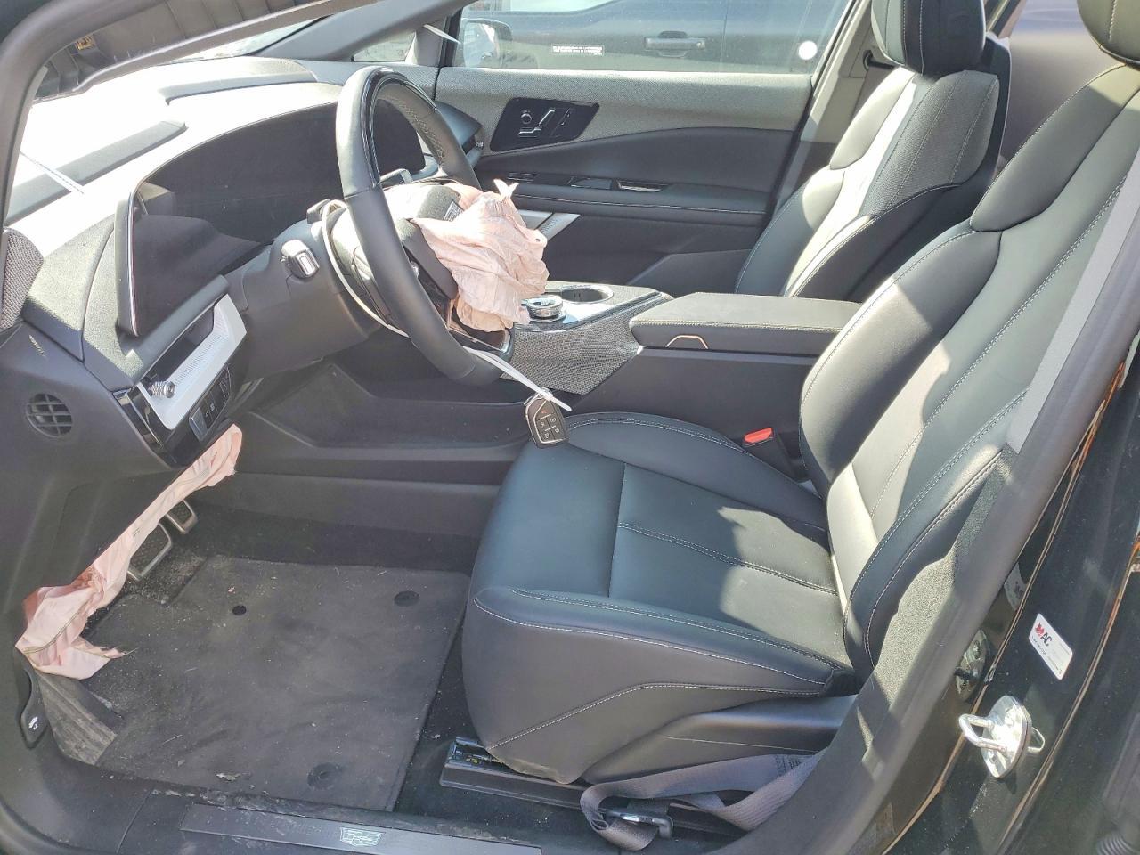 2025 Cadillac Optiq Luxury - Фото 7