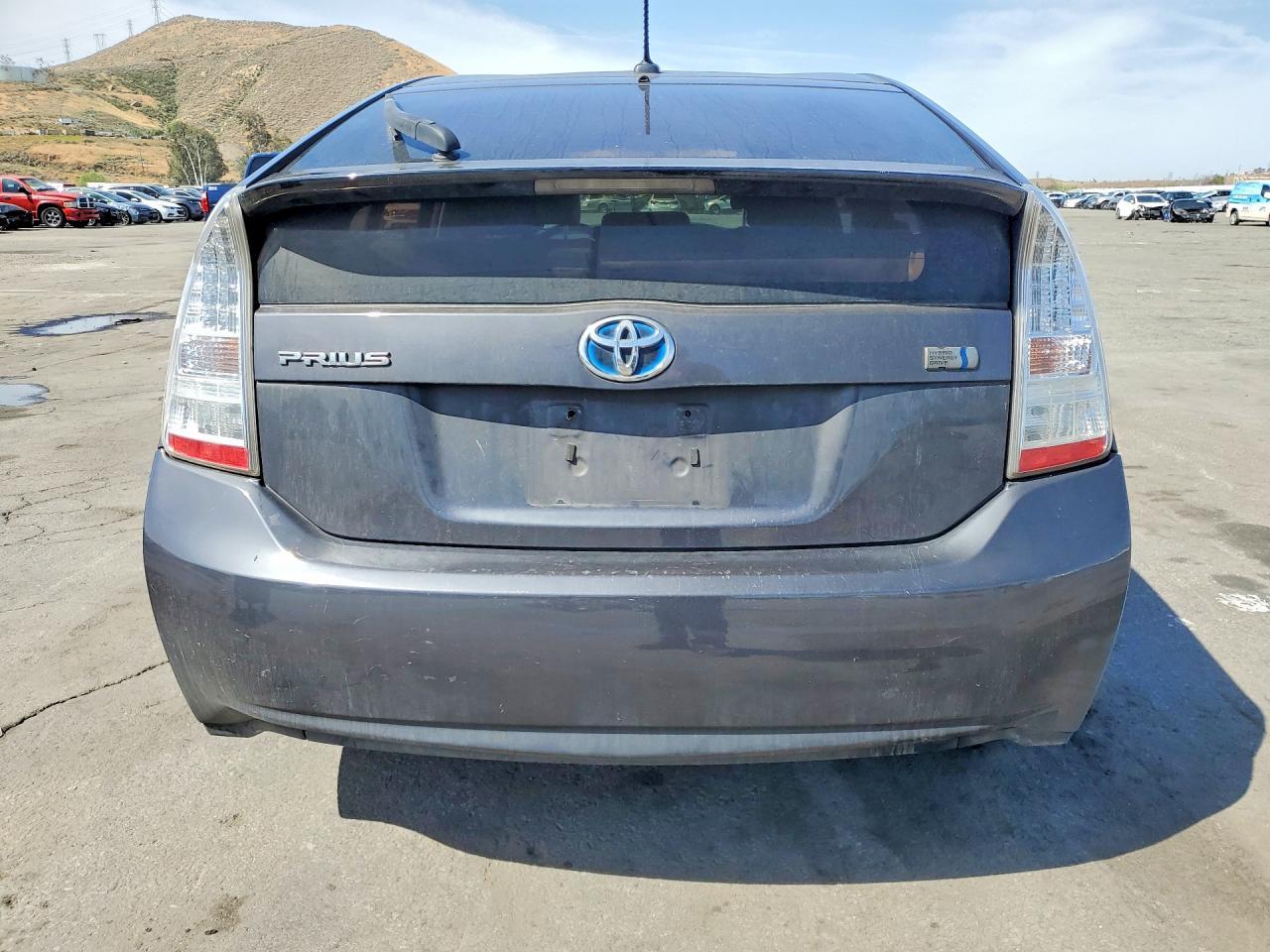 2011 Toyota Prius Two - Image 6