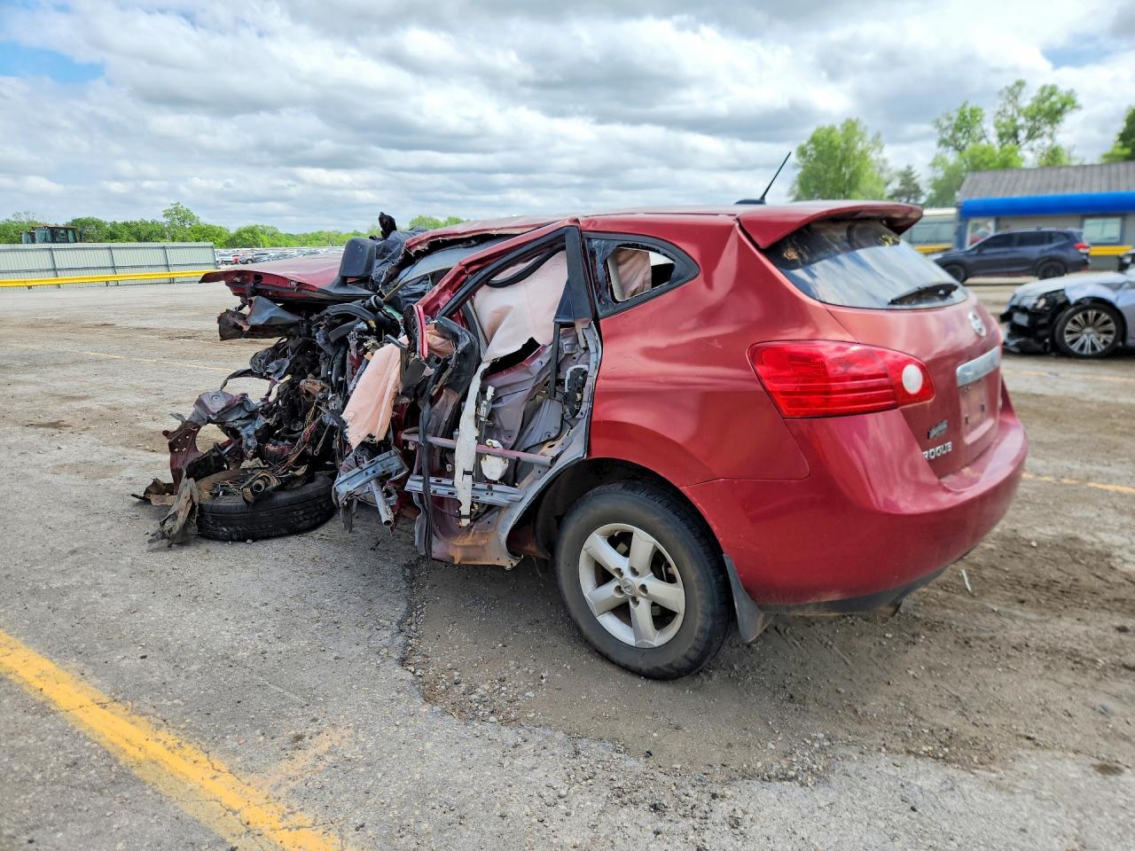 2013 Nissan Rogue S - Фото 2